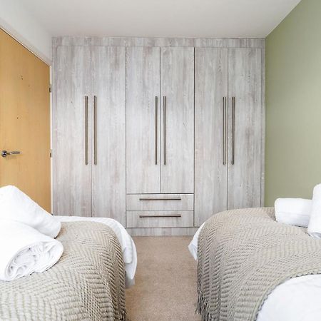 6 Guests - 3 Bedrooms - Free Wi-Fi - Manchester Eksteriør billede